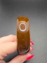 Load image into Gallery viewer, 1940s Chunky Chocolate Brown Bakelite Bangle
