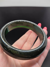 Load image into Gallery viewer, 1940s Sheer Green Bakelite Bangle
