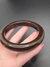 Load image into Gallery viewer, 1940s Huge Chunky Brown Marbled Bakelite Bangle
