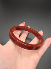 Load image into Gallery viewer, 1940s Red/Brown Marbled Flat Cut Bakelite Bangle
