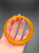 Load image into Gallery viewer, 1940s Unusual Orange Bakelite Bangle
