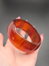 Load image into Gallery viewer, 1940s Chunky Iced Tea Bakelite Bangle
