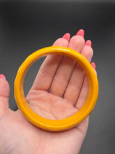 Load image into Gallery viewer, 1940s Bright Yellow Faceted Bakelite Bangle
