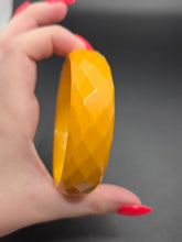 Load image into Gallery viewer, 1940s Bright Yellow Faceted Bakelite Bangle
