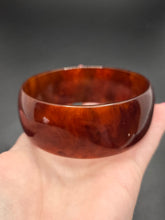 Load image into Gallery viewer, 1940s Marbled Torty Effect Bakelite Bangle

