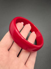 Load image into Gallery viewer, 1940s Chunky Red Bakelite Bangle
