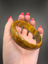 Load image into Gallery viewer, 1940s Banana Bread Bakelite Bangle C
