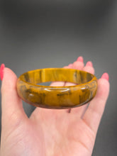 Load image into Gallery viewer, 1940s Banana Bread Bakelite Bangle C
