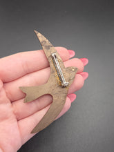 Load image into Gallery viewer, 1940s Marbled Brown Galalith Bird Brooch
