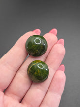 Load image into Gallery viewer, 1940s Green Marbled Bakelite Screwback Earrings

