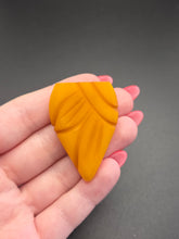 Load image into Gallery viewer, 1940s American Chunky Butterscotch Bakelite Dress Clip
