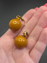 Load image into Gallery viewer, 1940s Huge Chunky Chartreuse Ball Earrings
