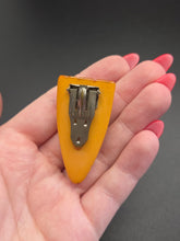Load image into Gallery viewer, 1940s Corn Coloured Carved Bakelite Dress Clip
