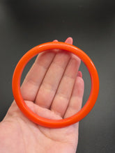 Load image into Gallery viewer, 1940s Orange Bakelite Bangle
