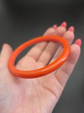 Load image into Gallery viewer, 1940s Orange Bakelite Bangle
