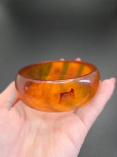 Load image into Gallery viewer, 1940s Chunky Inky Torty Bakelite Bangle
