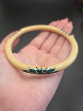 Load image into Gallery viewer, 1930s Deco Cream Triple Flower Bangle
