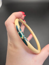 Load image into Gallery viewer, 1930s Deco Cream Triple Flower Bangle
