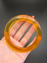 Load image into Gallery viewer, 1940s Thick Apple Juice Bakelite Bangle
