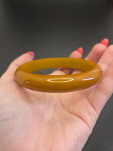 Load image into Gallery viewer, 1940s Dark Olive Green/Yellow Bangle
