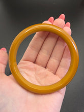 Load image into Gallery viewer, 1940s Dark Olive Green/Yellow Bangle
