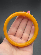 Load image into Gallery viewer, 1940s Egg Yolk Marbled Bakelite Bangle B
