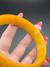 Load image into Gallery viewer, 1940s Egg Yolk Marbled Bakelite Bangle B
