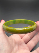 Load image into Gallery viewer, 1940s Marbled Green Bakelite Bangle B
