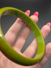 Load image into Gallery viewer, 1940s Marbled Green Bakelite Bangle B
