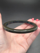 Load image into Gallery viewer, 1940s Dark Green Bakelite Bangle C
