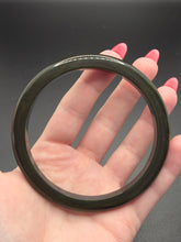 Load image into Gallery viewer, 1940s Dark Green Bakelite Bangle C

