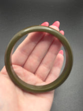 Load image into Gallery viewer, 1940s Dark Green Bakelite Bangle D
