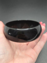 Load image into Gallery viewer, 1940s Chunky Black Bakelite Bangle A
