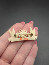 Load image into Gallery viewer, 1940s Carved Edelweiss Dove Brooch
