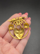 Load image into Gallery viewer, 1940s World War Two US Sweetheart in Service Brooch

