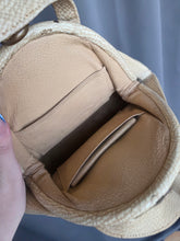 Load image into Gallery viewer, 1940s Mottled Cream/Beige Unusual Box Bag
