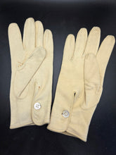 Load image into Gallery viewer, 1940s Stamped CC41 Cream Chamois Gloves
