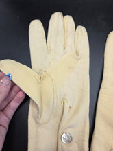 Load image into Gallery viewer, 1940s Stamped CC41 Cream Chamois Gloves

