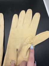 Load image into Gallery viewer, 1940s Stamped CC41 Cream Chamois Gloves
