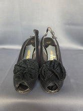 Load image into Gallery viewer, 1940s Black Suede Flower Slingback Shoes

