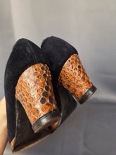 Load image into Gallery viewer, 1940s Black Suede and Brown Snakeskin Platform Court Shoes
