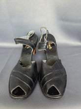 Load image into Gallery viewer, 1940s Deadstock Black Leather Cross Over Vamp Shoes
