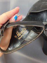 Load image into Gallery viewer, 1940s Deadstock Black Leather Cross Over Vamp Shoes
