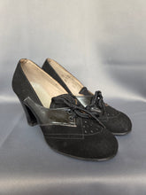 Load image into Gallery viewer, 1940s CC41 Black Patent Lace Up Shoes
