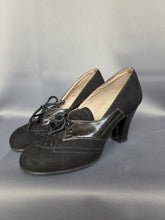 Load image into Gallery viewer, 1940s CC41 Black Patent Lace Up Shoes
