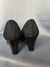 Load image into Gallery viewer, 1940s CC41 Black Patent Lace Up Shoes
