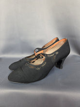 Load image into Gallery viewer, 1920s Black Fabric Shoes With Rhinestone Button
