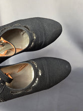 Load image into Gallery viewer, 1920s Black Fabric Shoes With Rhinestone Button
