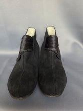 Load image into Gallery viewer, 1940s Black Fur and Suede Fur Lined Boots
