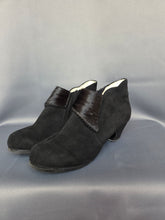 Load image into Gallery viewer, 1940s Black Fur and Suede Fur Lined Boots
